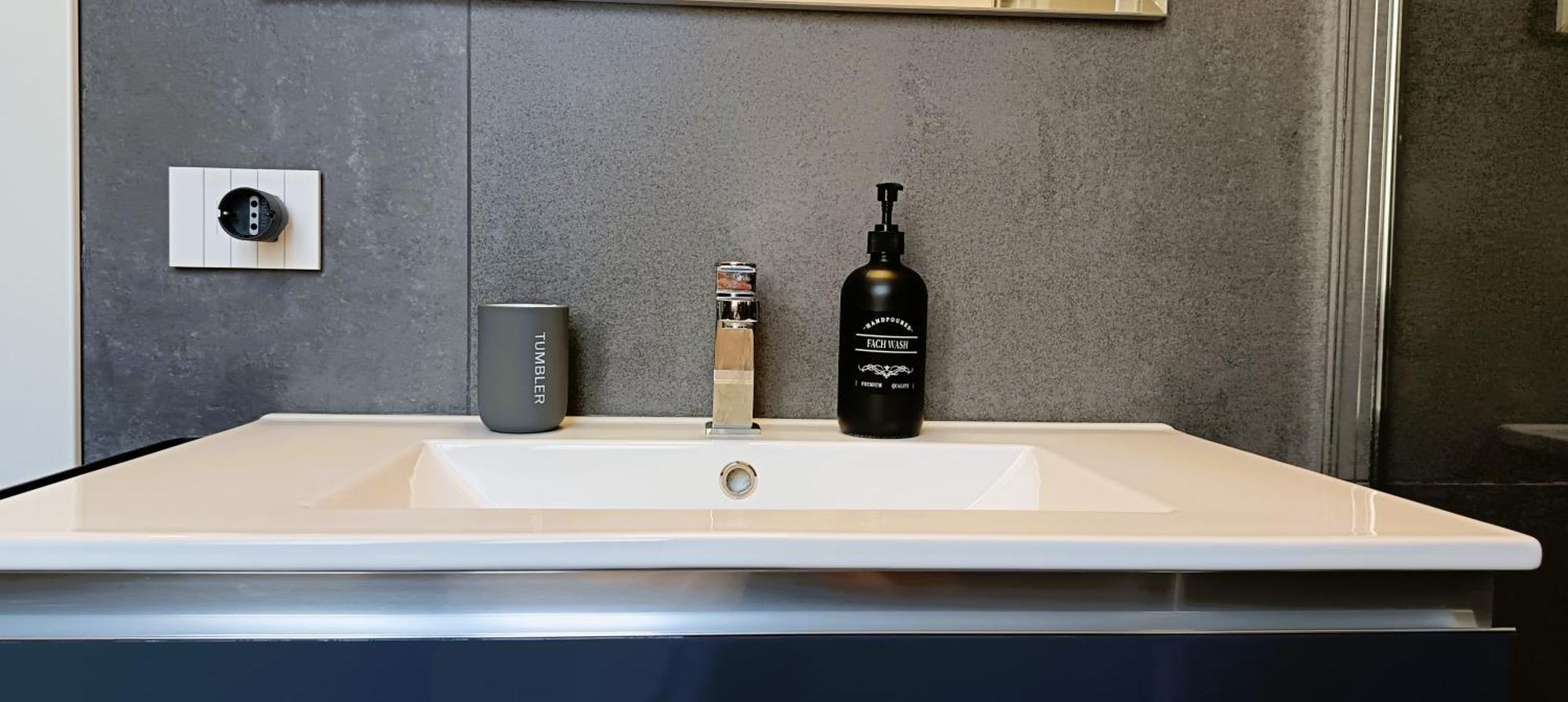 Orelli House 利索内 外观 照片